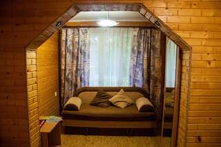 Гостевой дом Sadyba U Olgy Яремче Шале с 3 спальнями-12